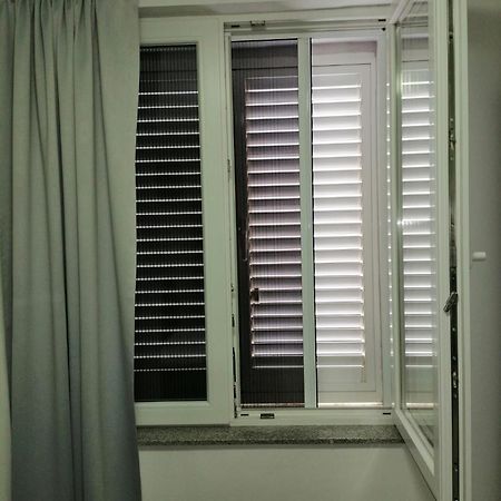 Studio Apartment Mila Pula Bagian luar foto