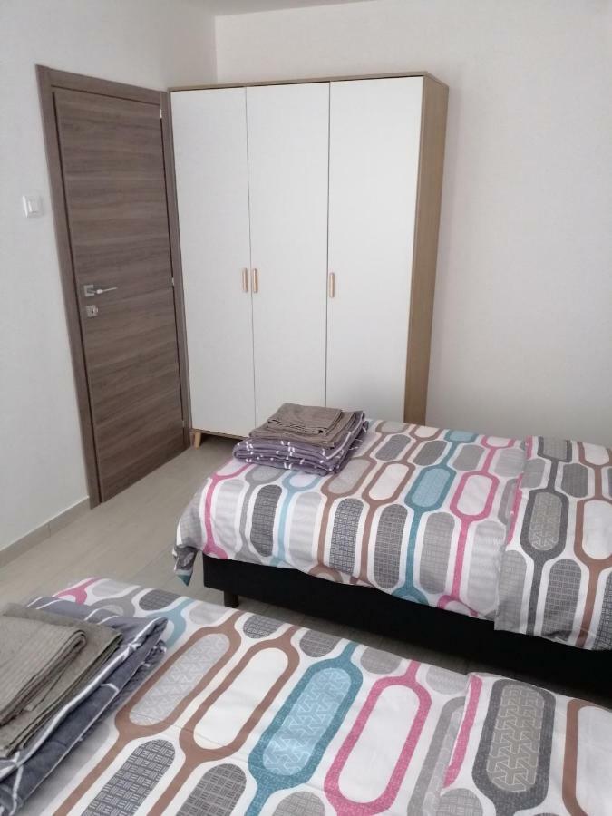 Studio Apartment Mila Pula Bagian luar foto