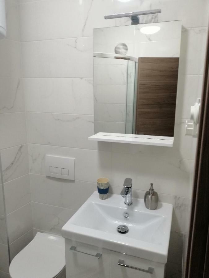 Studio Apartment Mila Pula Bagian luar foto