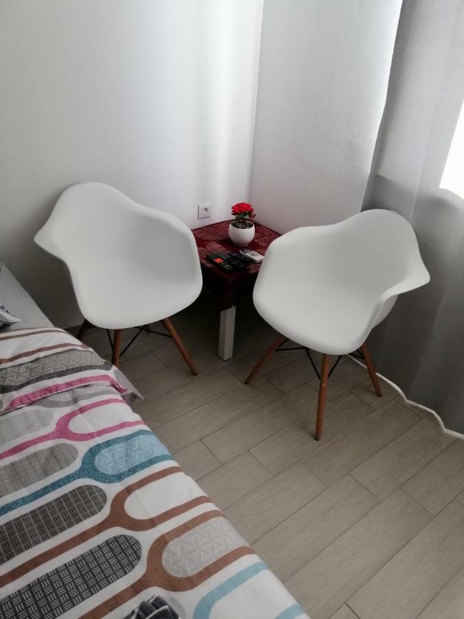 Studio Apartment Mila Pula Bagian luar foto